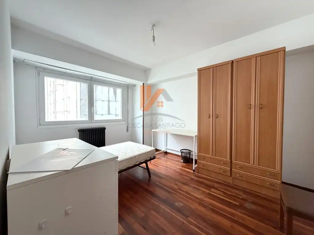 Schlafzimmer von Wohnung zum Verkauf in Santiago de Compostela 