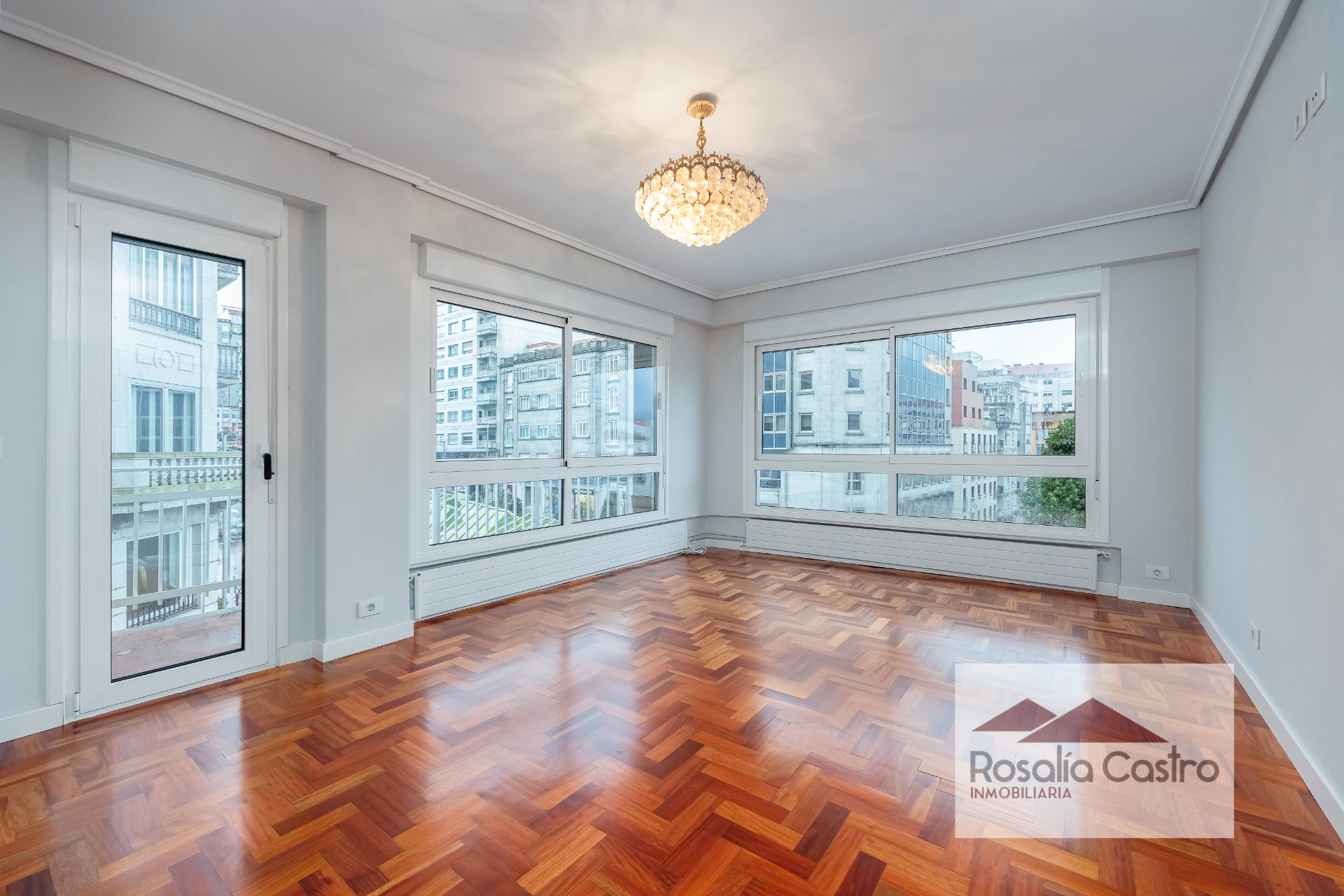 Sala de estar de Piso en venta en Vigo  con Calefacción, Parquet y Horno