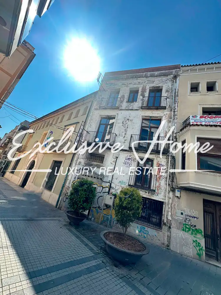 Vista exterior de Edificio en venta en Benicarló