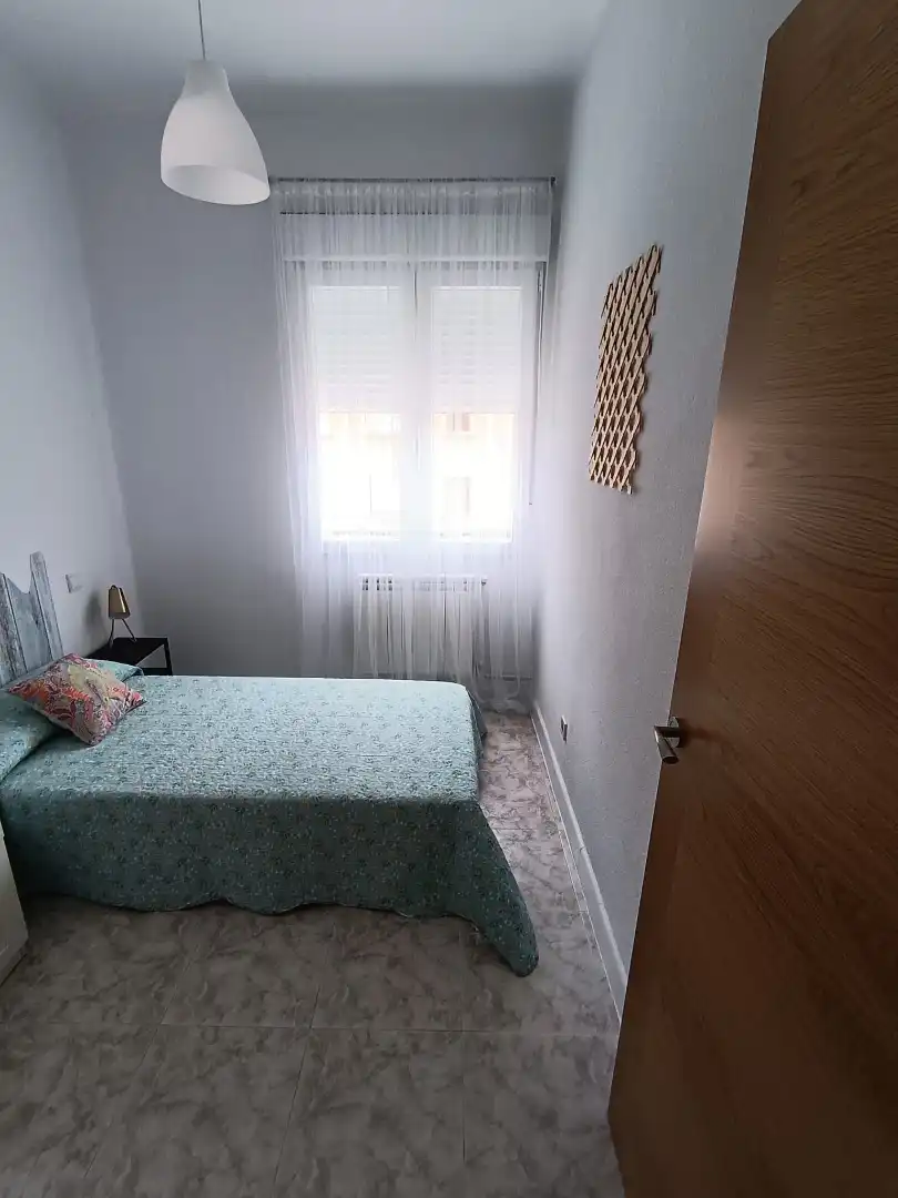 Apartamento de alquiler en Flores de Sil - La Placa