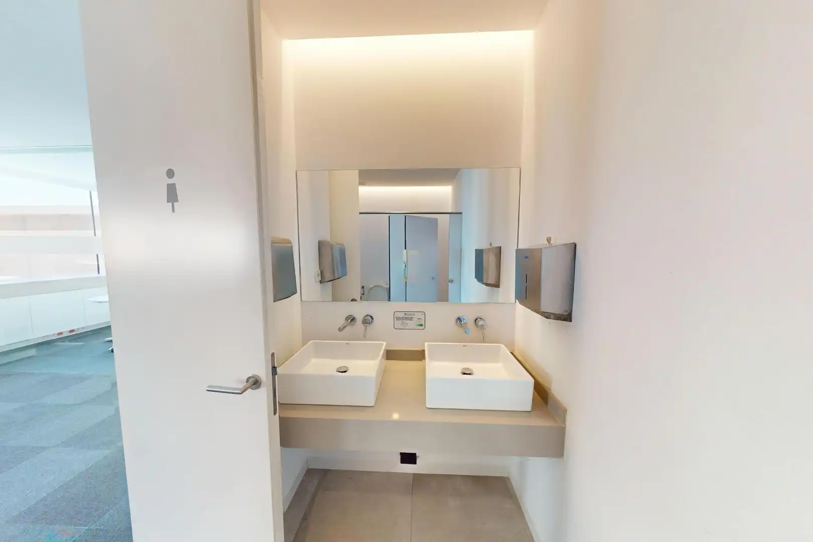 Baño de Oficina de alquiler en Riba-roja de Túria con Aire acondicionado y Amueblado