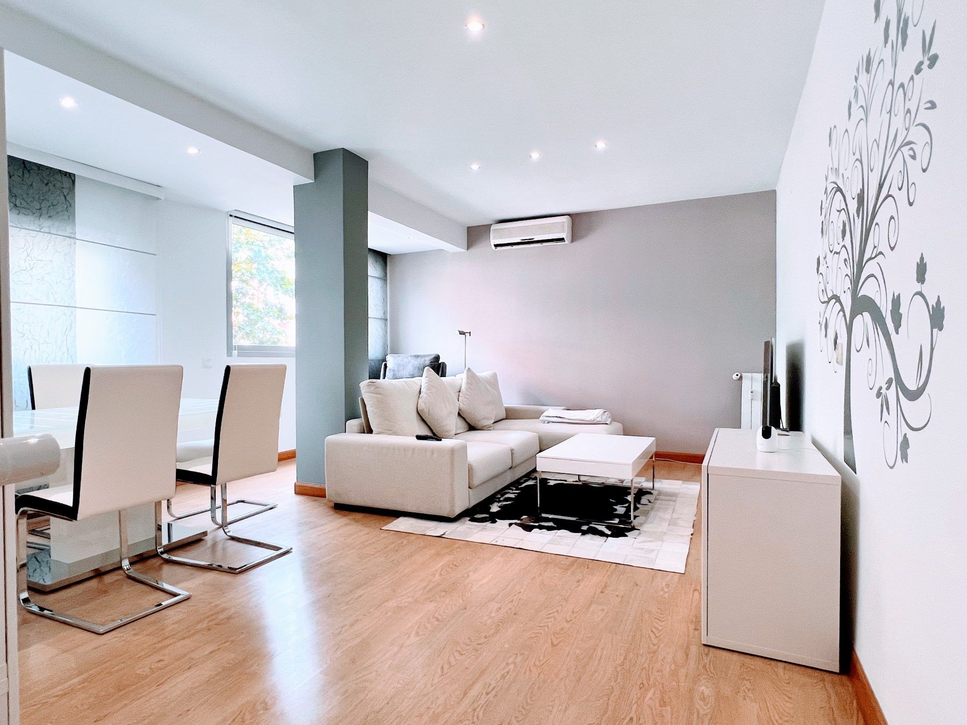 Living room of Flat to rent in  Madrid Capital  with Air Conditioner, Heating and Furnished