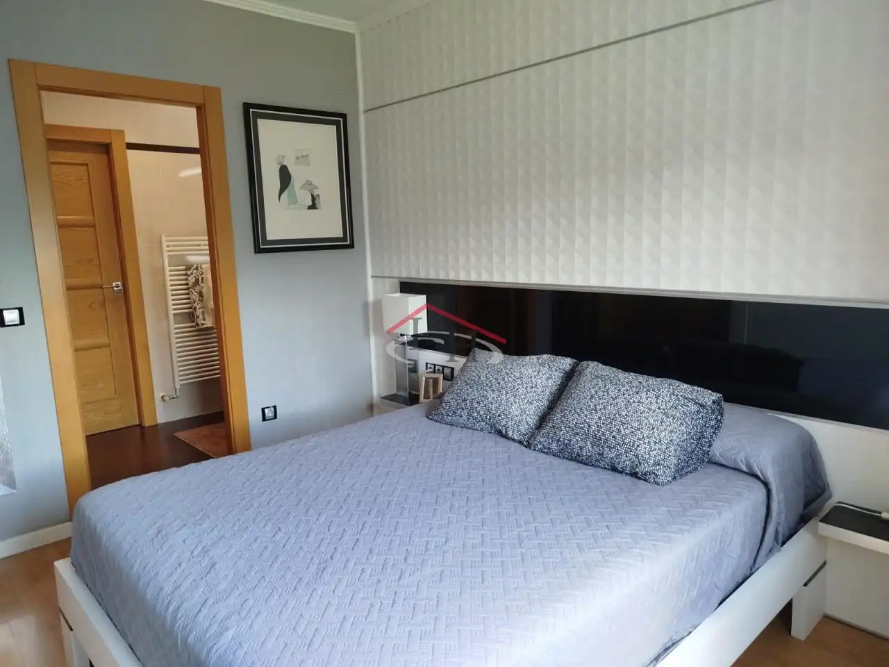Dormitori de Casa o xalet en venda en Villadangos del Páramo amb Calefacció, Jardí privat i Piscina