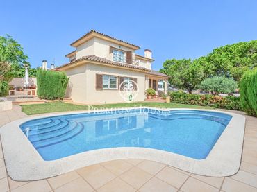 Haus mit Pool zum Verkauf in L'Aragai