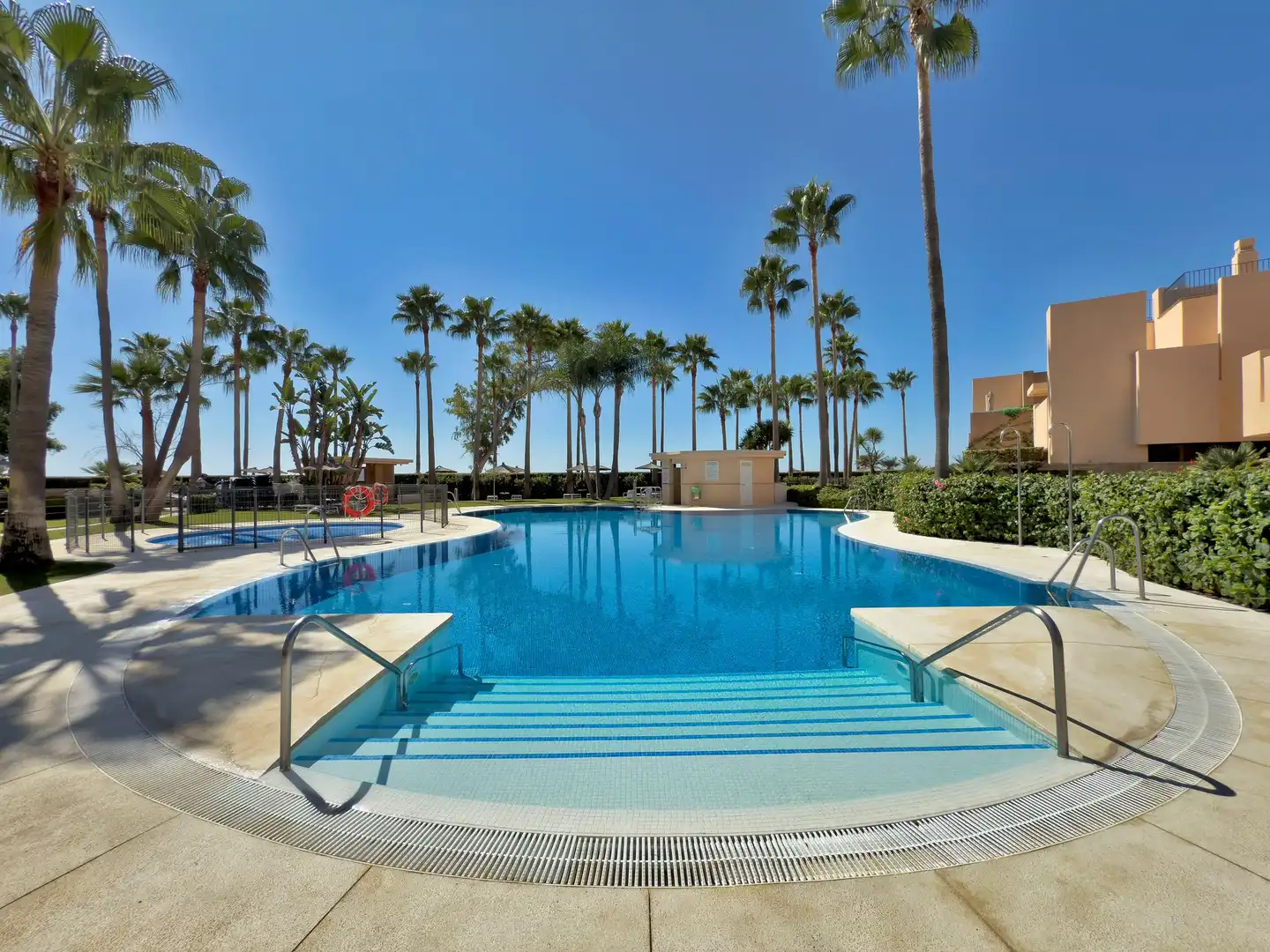 Piscina de Àtic de lloguer en Estepona amb Terrassa