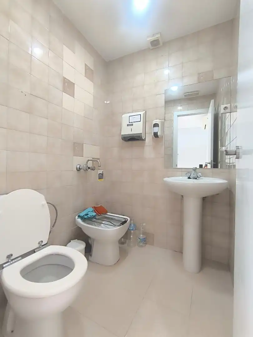 Baño de Local en venta en Fuengirola con Aire acondicionado y Alarma