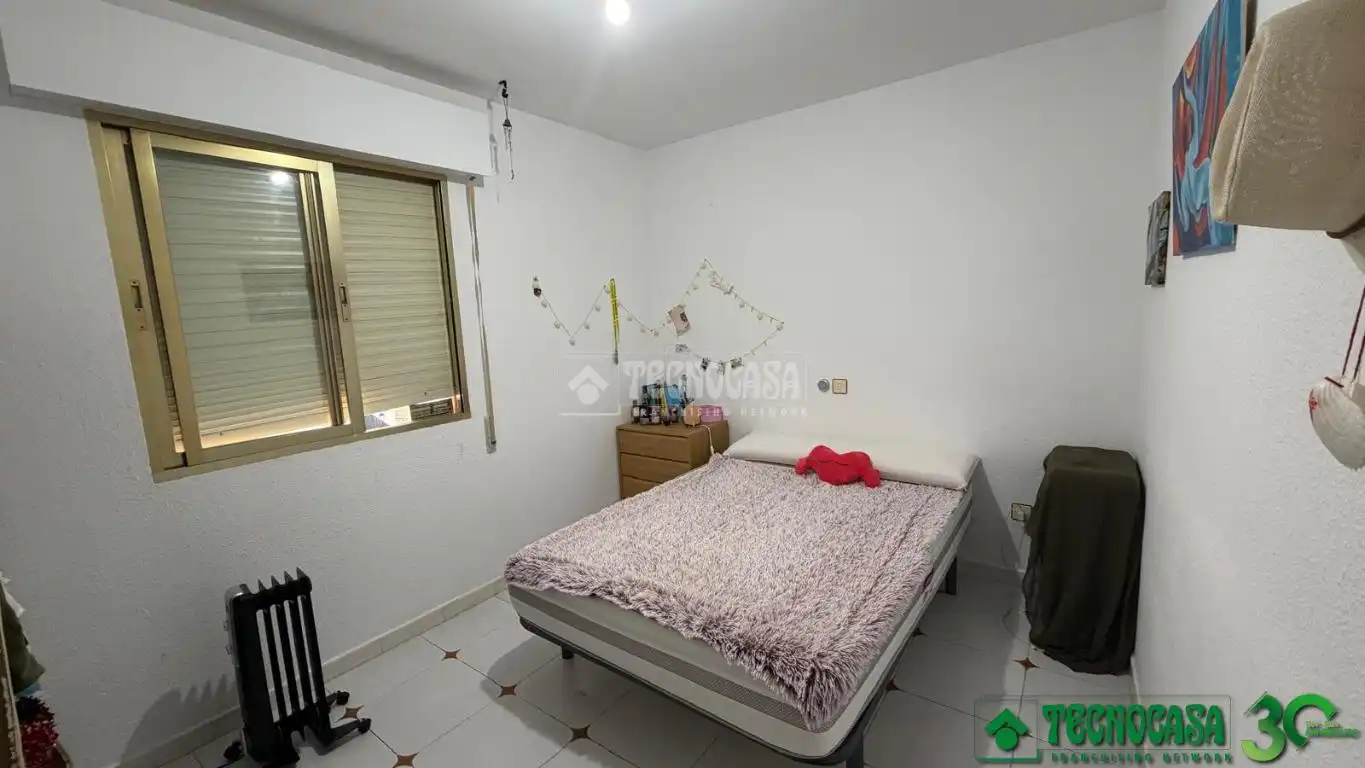 Habitación de Casa adosada en venta en Candeleda con Aire acondicionado, Terraza y Balcón