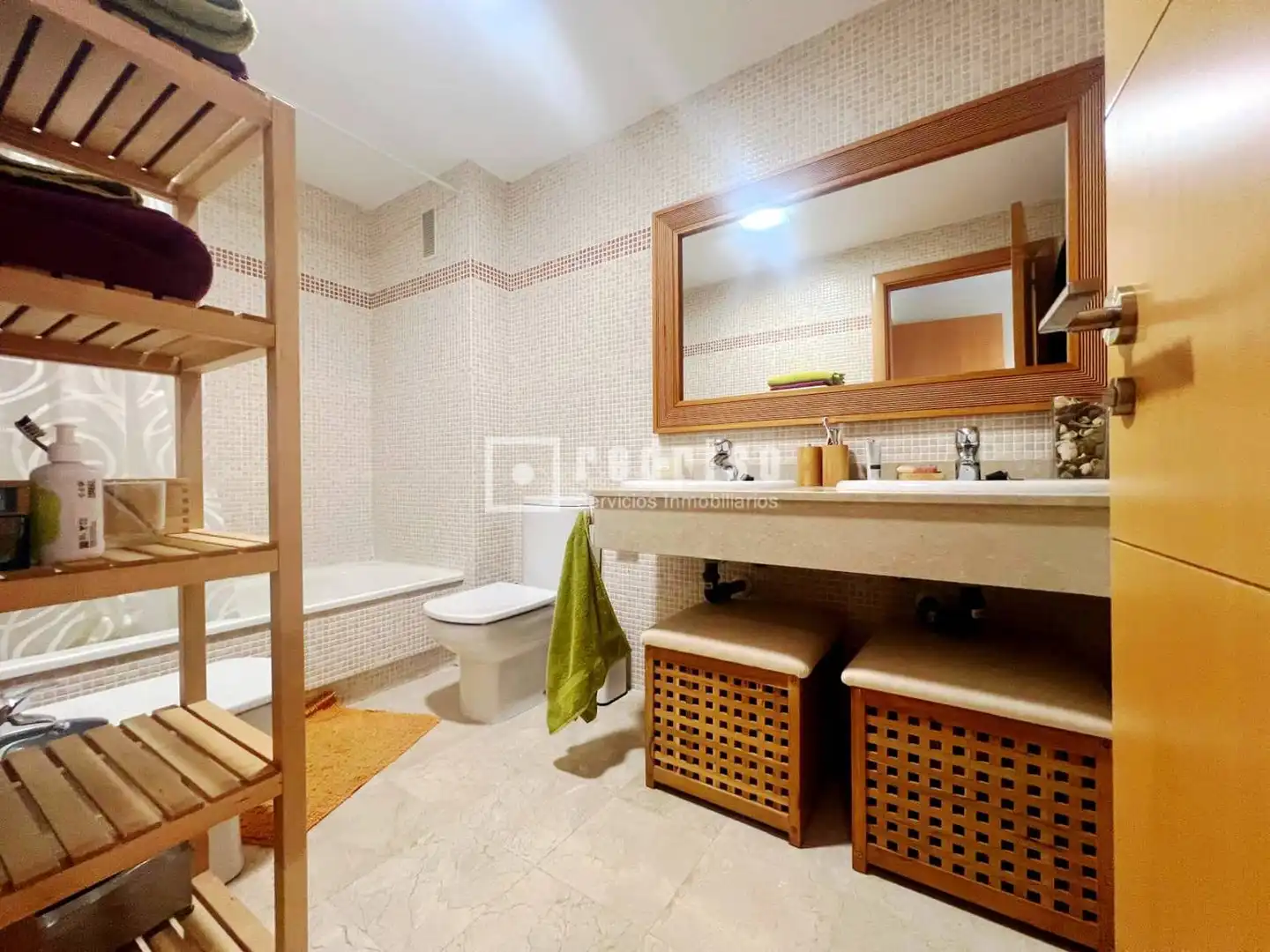 Baño de Piso de alquiler en Torremolinos con Calefacción, Jardín privado y Terraza