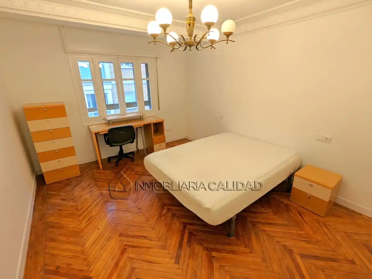 Habitación de Piso de alquiler en Burgos con Calefacción y Amueblado
