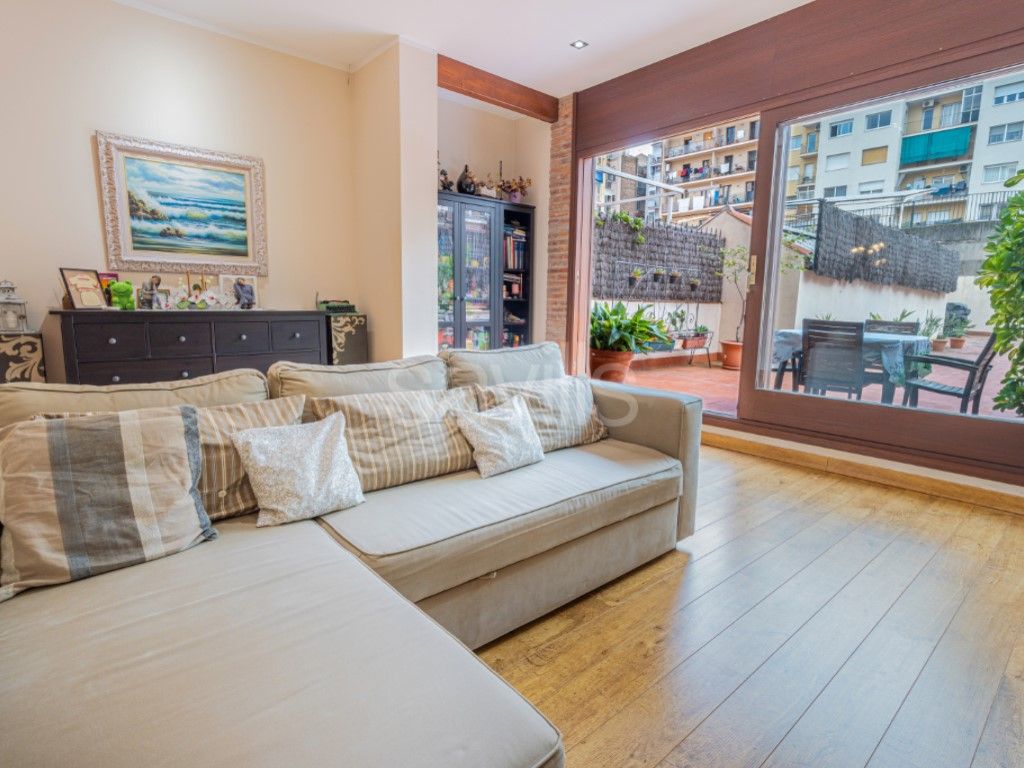 Living room of Apartment for sale in  Barcelona Capital  with Terrace and Balcony