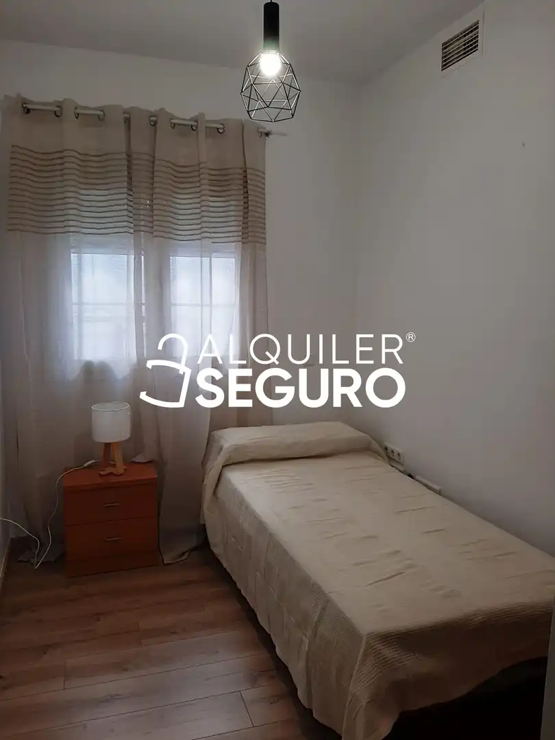 Habitación de Piso de alquiler en Ronda con Amueblado