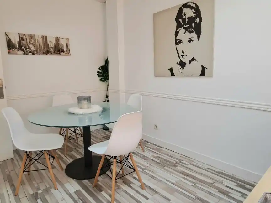 Comedor de Oficina de alquiler en Majadahonda con Aire acondicionado, Calefacción y Amueblado