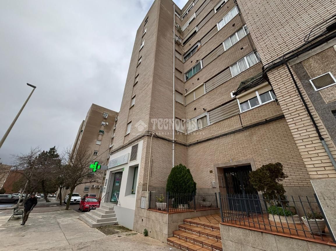 Vista exterior de Pis en venda en Puertollano amb Calefacció i Balcó