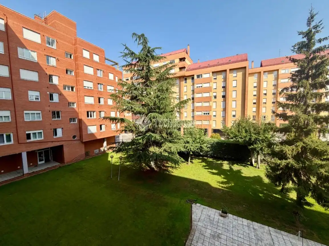 Pis amb piscina en venda a C. Teresa Monje, imagen 32