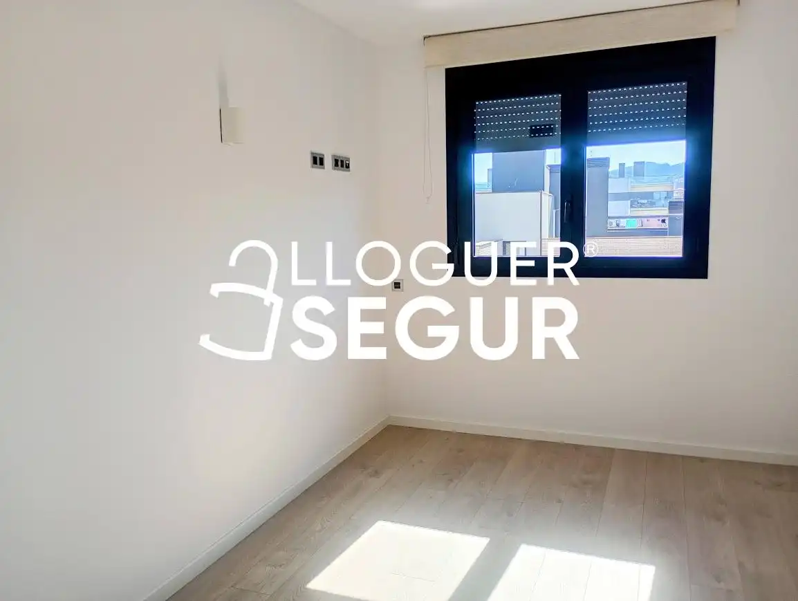 Habitación de Piso de alquiler en Viladecans con Aire acondicionado, Terraza y Trastero