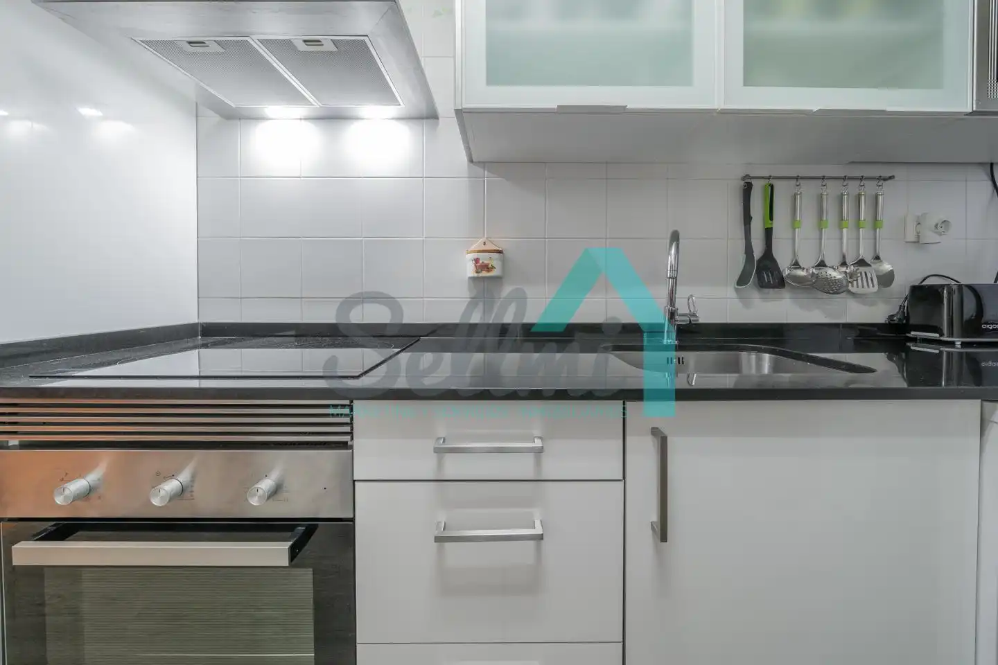 Cocina de Planta baja de alquiler en Oviedo  con Calefacción, Parquet y Amueblado