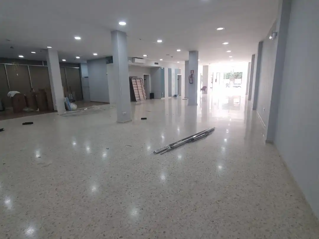 Local comercial en venta en Calle de los Marismeños 8, imagen 4