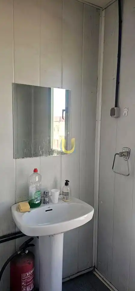 Badezimmer von Fabrikhallen zur Miete in Alcorcón
