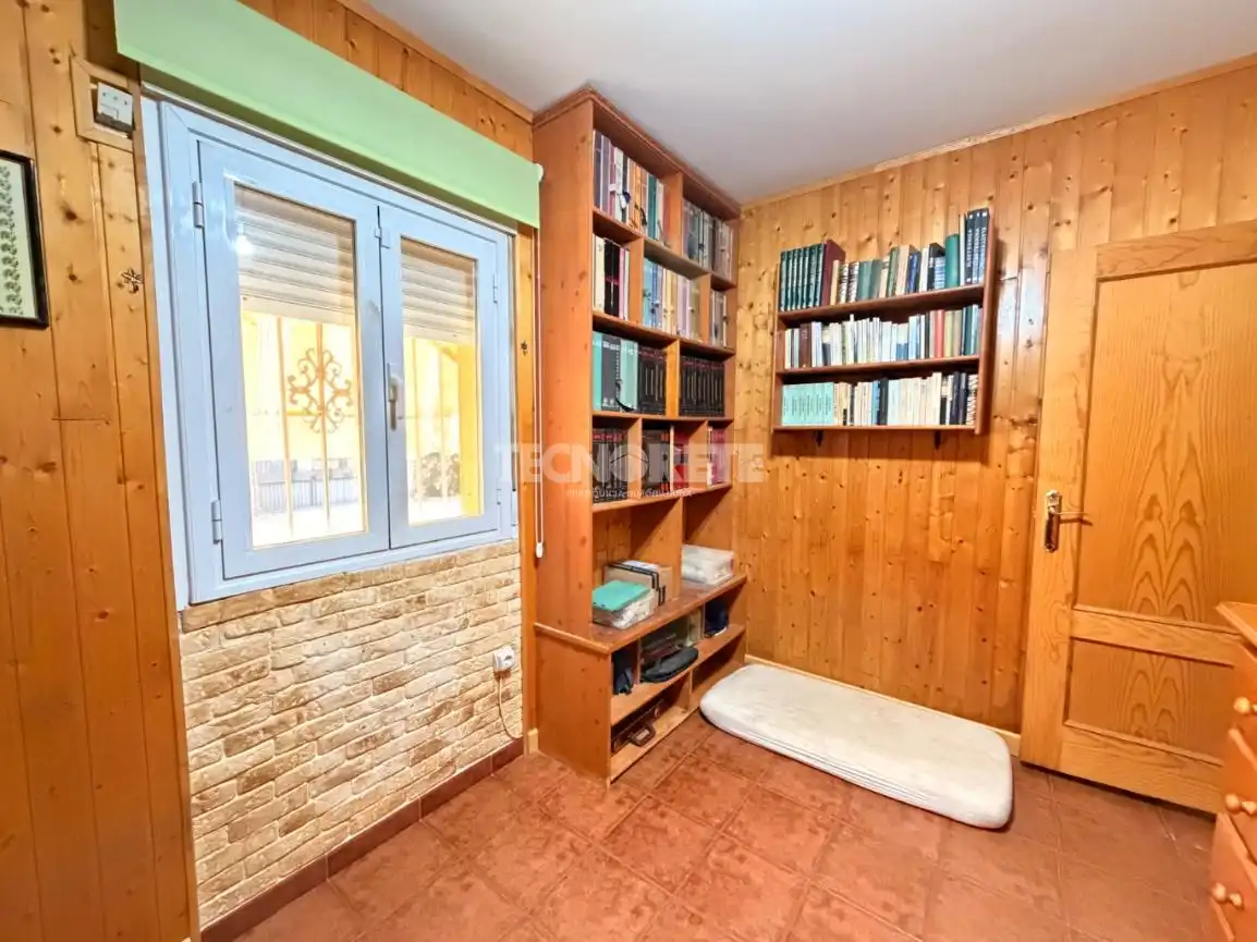 Houses for sale in San Román de los Montes  with Air Conditioner and Heating