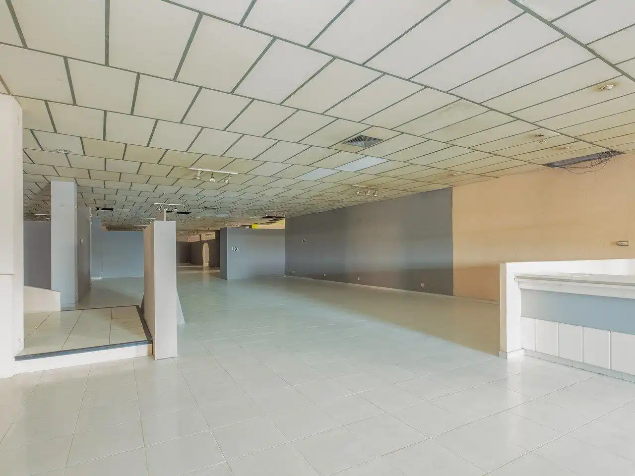 Local comercial en venta en Carrer de Salvador Giner 2, imagen 9
