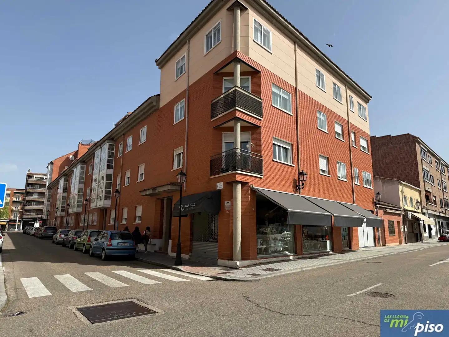 Vista exterior de Piso en venta en Laguna de Duero con Calefacción, Parquet y Trastero