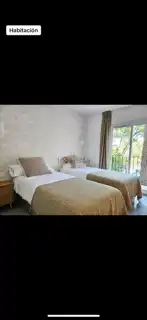 Habitación de Piso de alquiler en Estepona con Aire acondicionado, Terraza y Amueblado