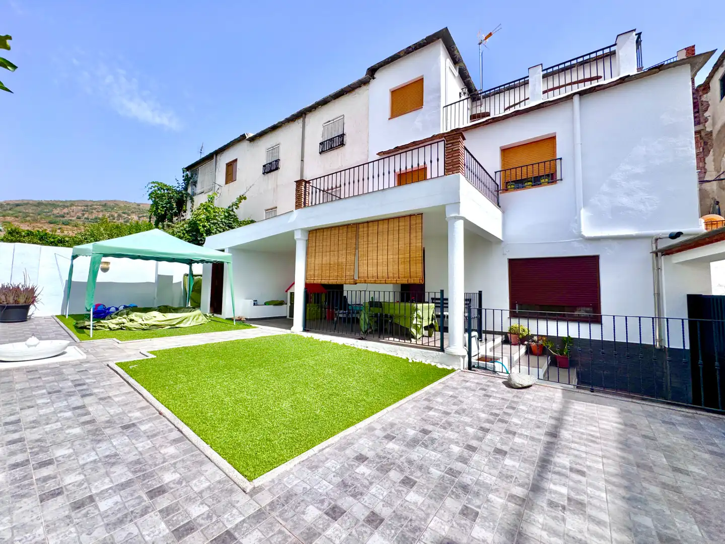 Terrassa de Casa o xalet en venda en Válor amb Calefacció, Jardí privat i Terrassa