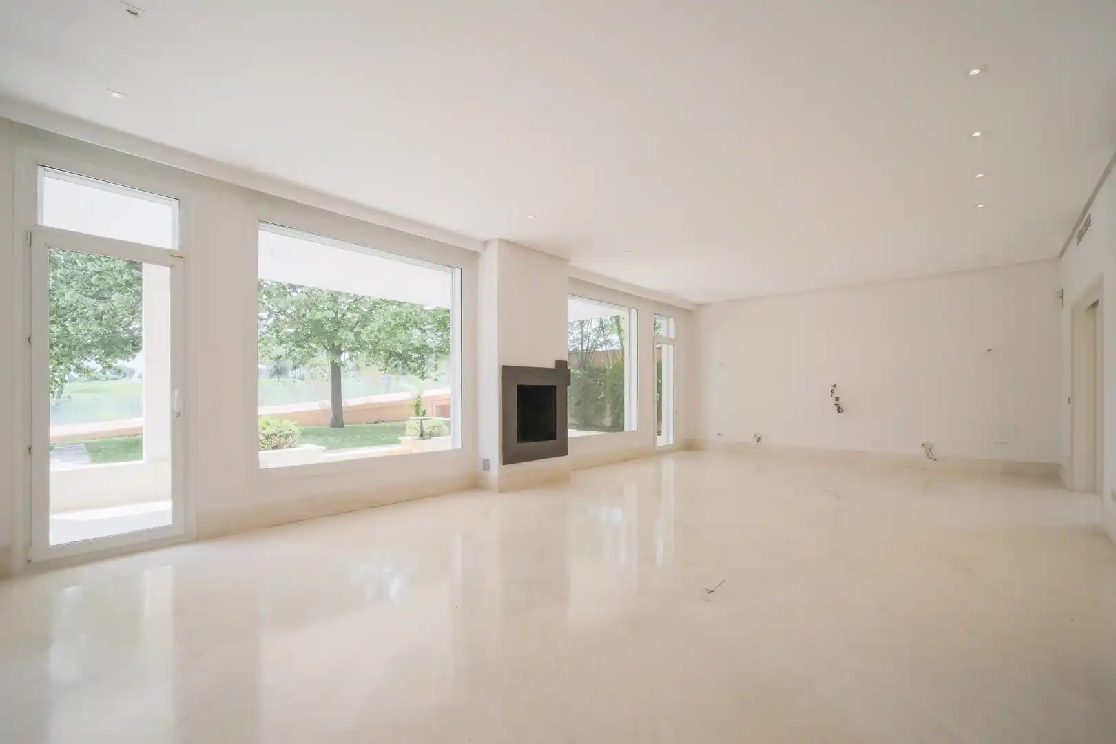 Living room of Houses for rent in Madrid  with Air Conditioner, Heating and Private garden