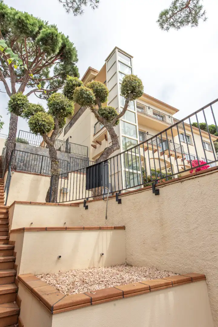 Terrassa de Casa o xalet en venda en Sant Feliu de Guíxols amb Aire condicionat, Calefacció i Jardí privat