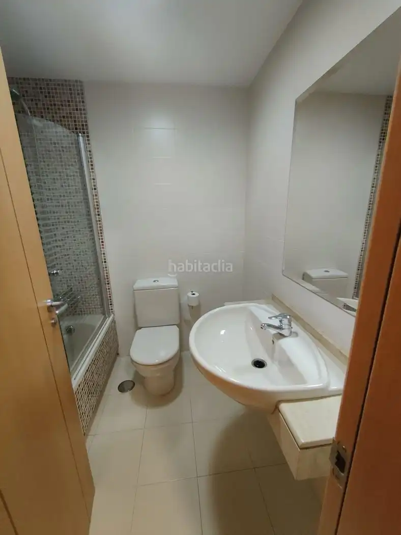 Piso con piscina en venta en Carrer Diego Fuentes Serrano 42A, imagen 2