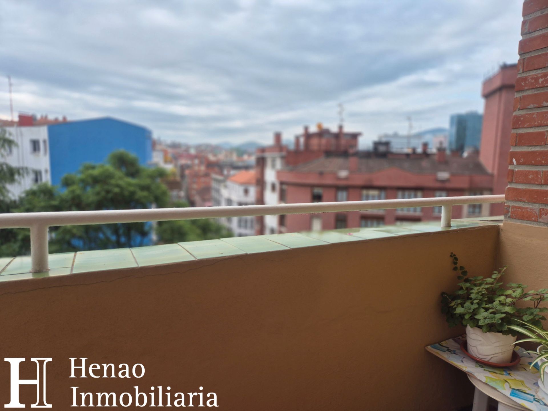 Exterior view of Flat for sale in Bilbao   with Balcony