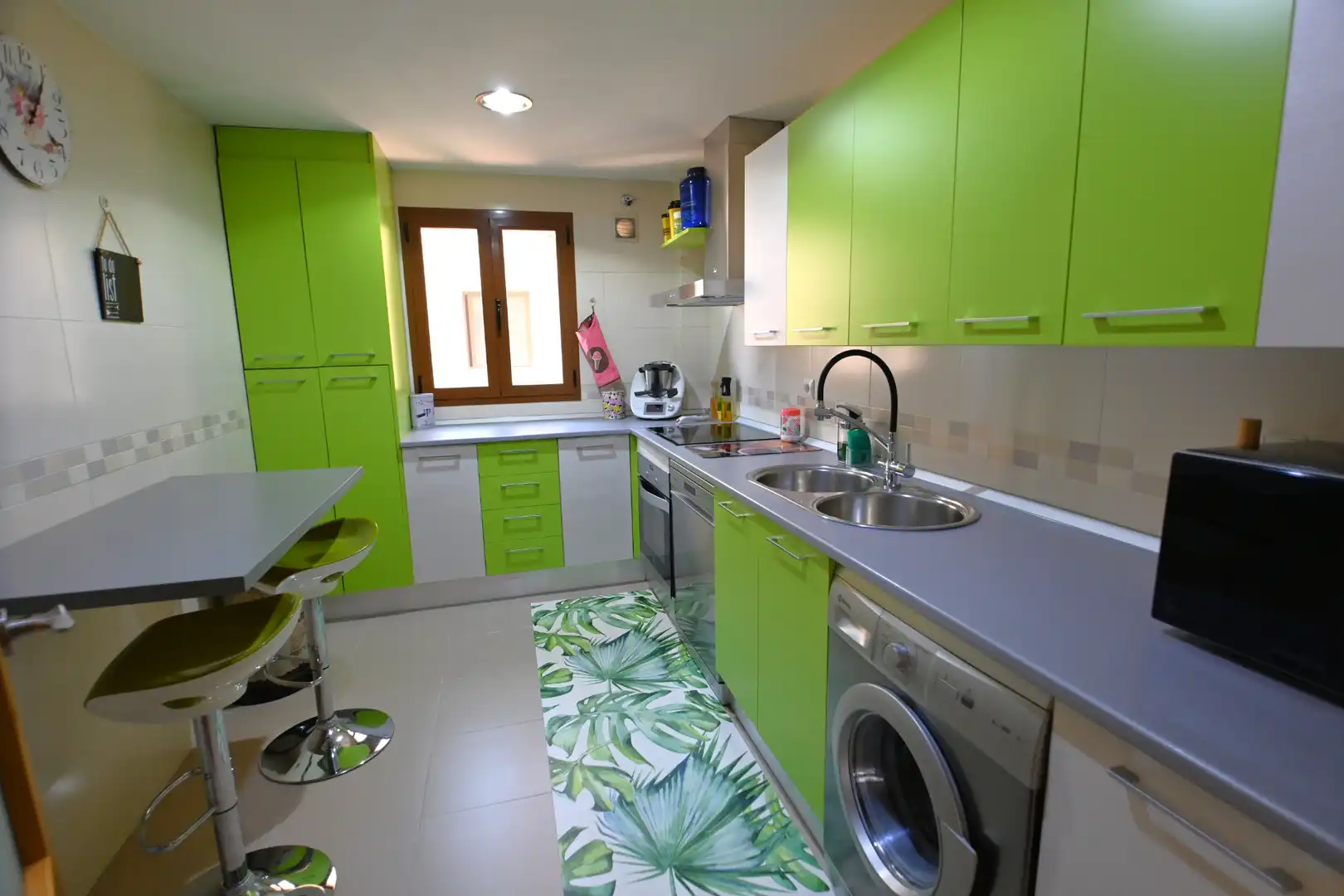 Kitchen of Flat for sale in La Zubia  with Air Conditioner, Storage room and Balcony