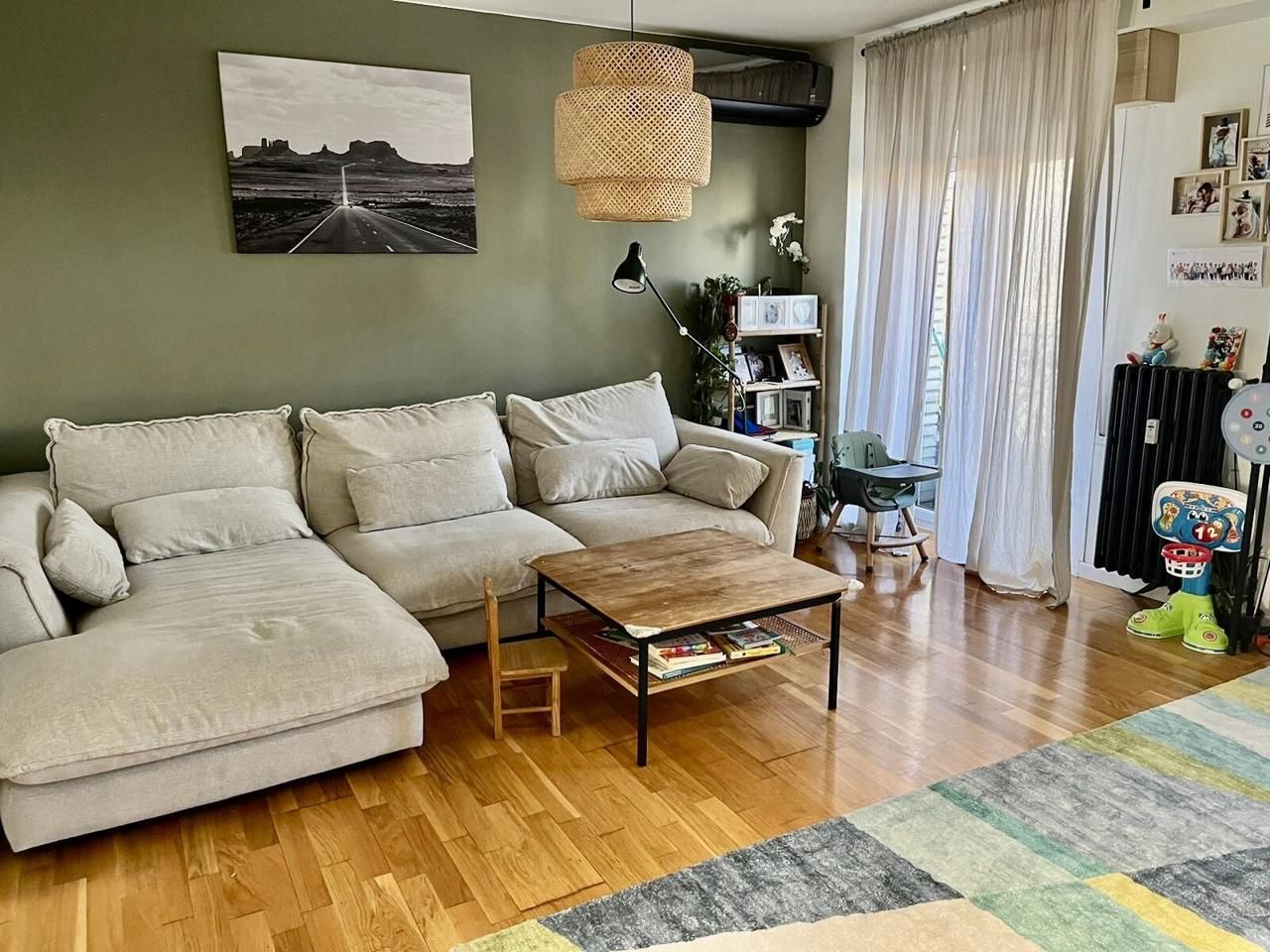 Sala d'estar de Pis en venda en  Zaragoza Capital amb Aire condicionat, Calefacció i Parquet