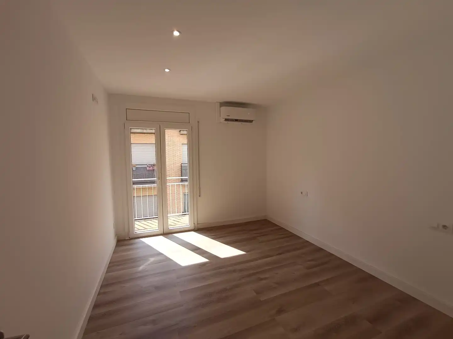 Flat for rent in RIU TERRI, Eixample Sud – Migdia