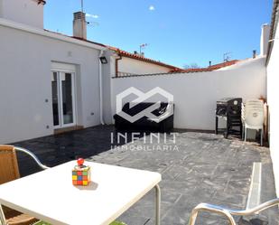 Terrassa de Casa o xalet en venda en Torres de la Alameda amb Aire condicionat, Calefacció i Jardí privat