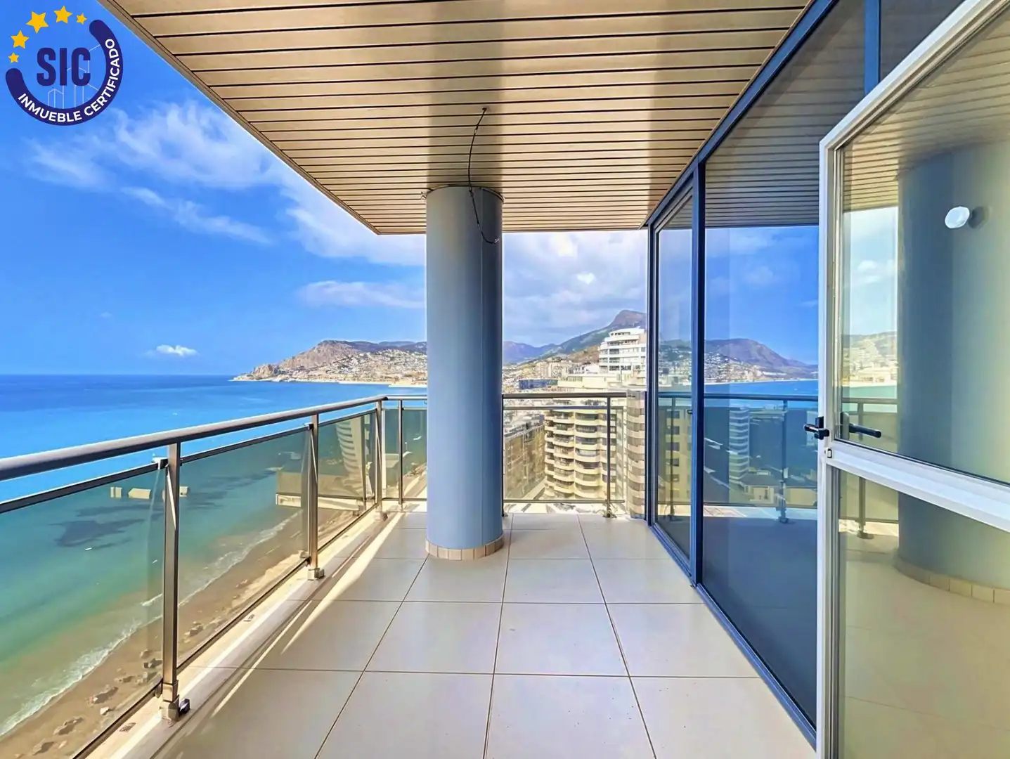 Penthouse with terrace for sale in GRECIA 4