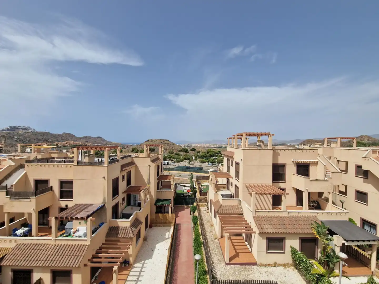 Außenansicht von Wohnungen zum Verkauf in Águilas mit Terrasse, Balkon und Gemeinschaftspool