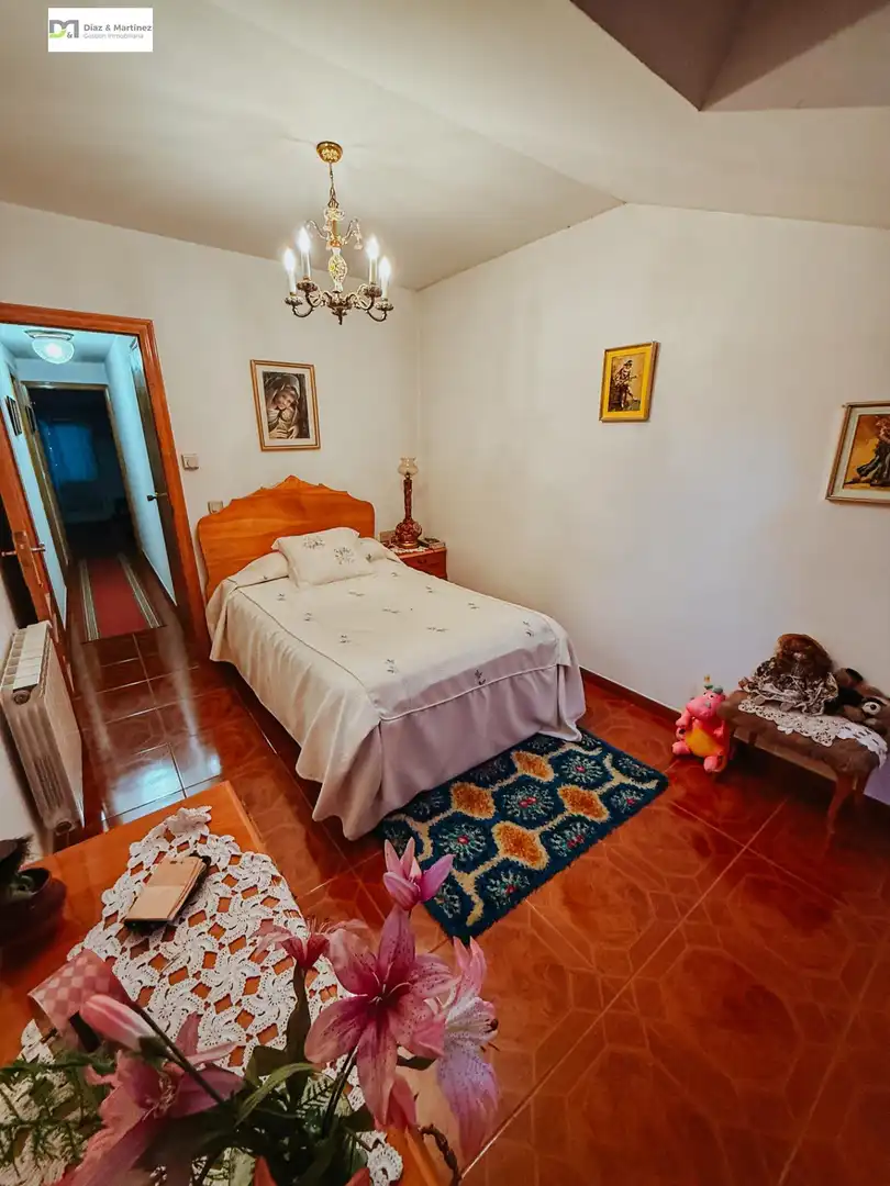 Bedroom of Houses for sale in Cacabelos  with Parquet flooring