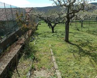 Jardí de Casa adosada en venda en La Robla  amb Jardí privat i Moblat