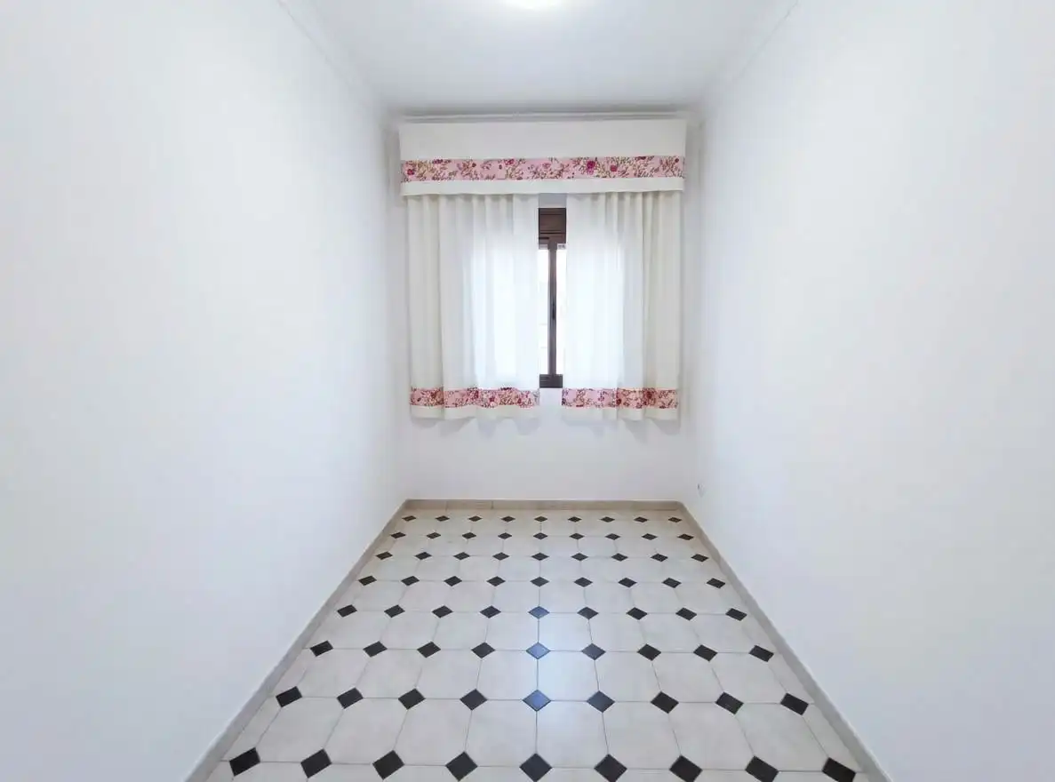 Habitación de Casa adosada en venta en Benacazón con Aire acondicionado y Amueblado