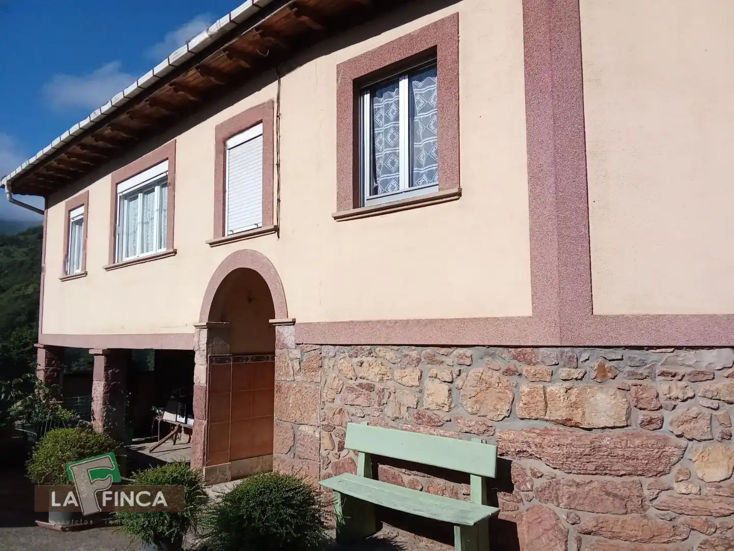 Exterior view of Houses for sale in Belmonte de Miranda  with Heating, Terrace and Storage room