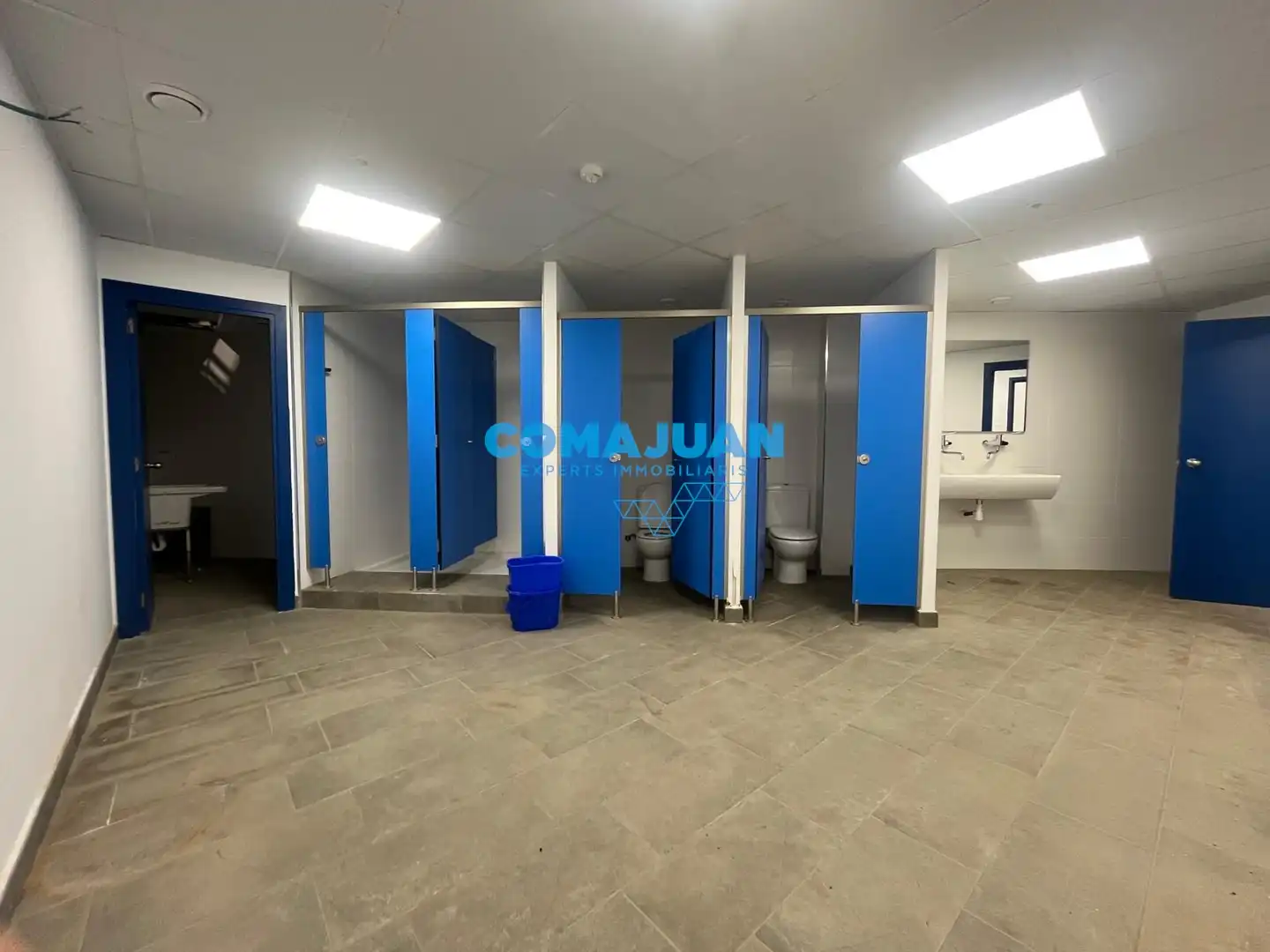 Bathroom of Industrial buildings for rent in Canet de Mar