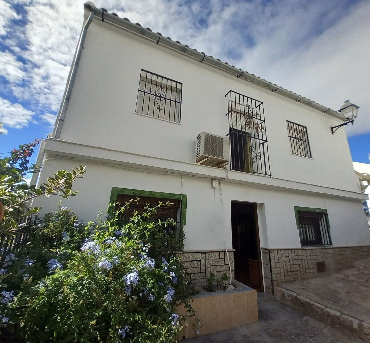 Exterior view of House or chalet for sale in Ronda  with Air Conditioner, Heating and Terrace