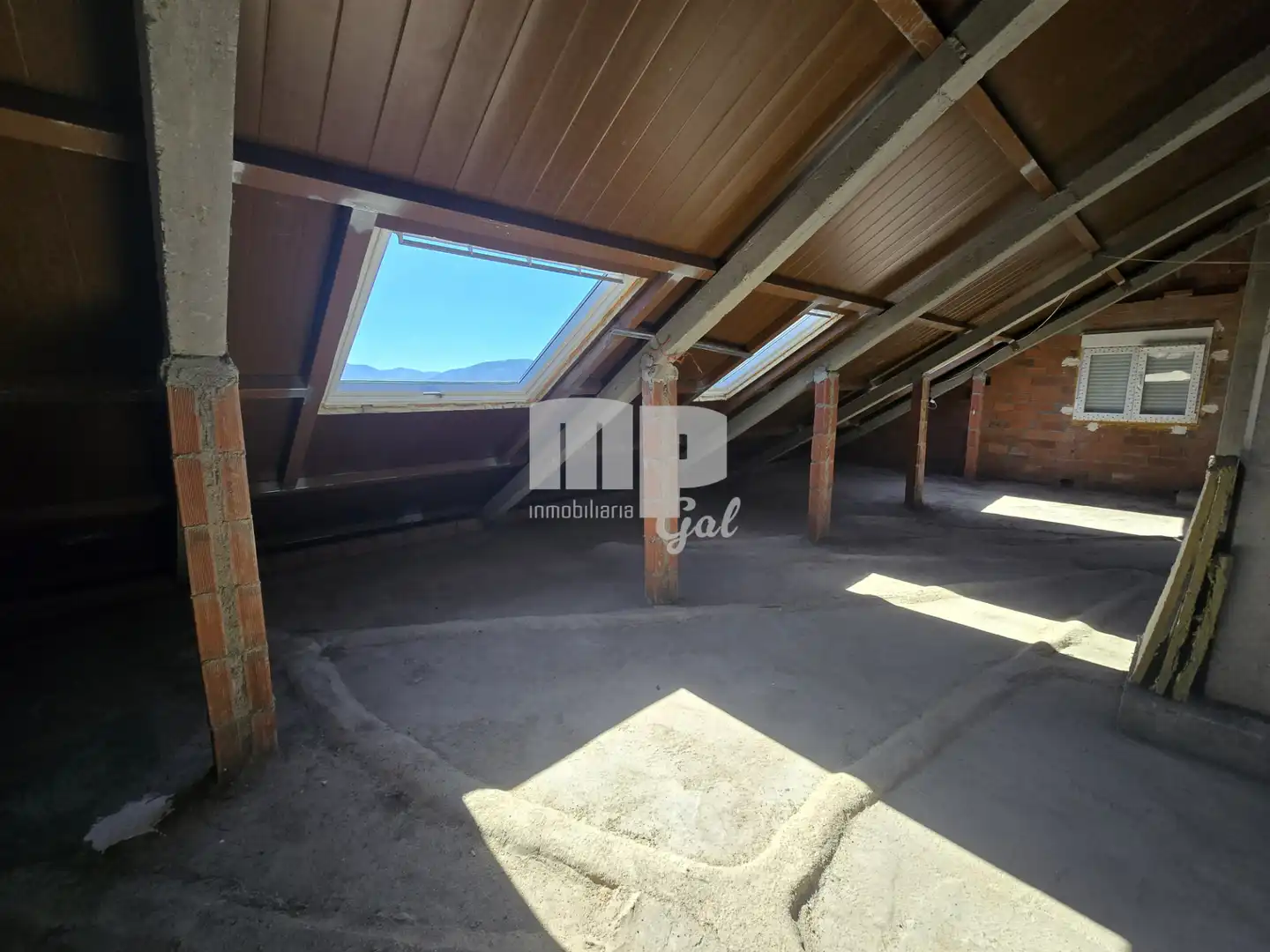 Parking de Casa o chalet en venta en Vilaboa con Calefacción, Jardín privado y Trastero