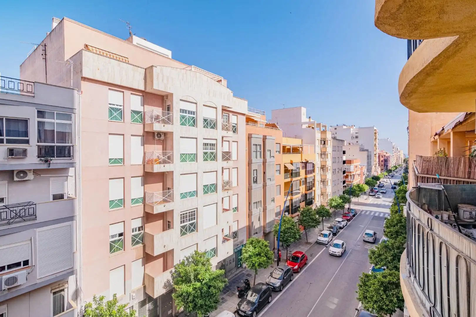Vista exterior de Pis en venda en Almería amb Aire condicionat, Calefacció i Terrassa