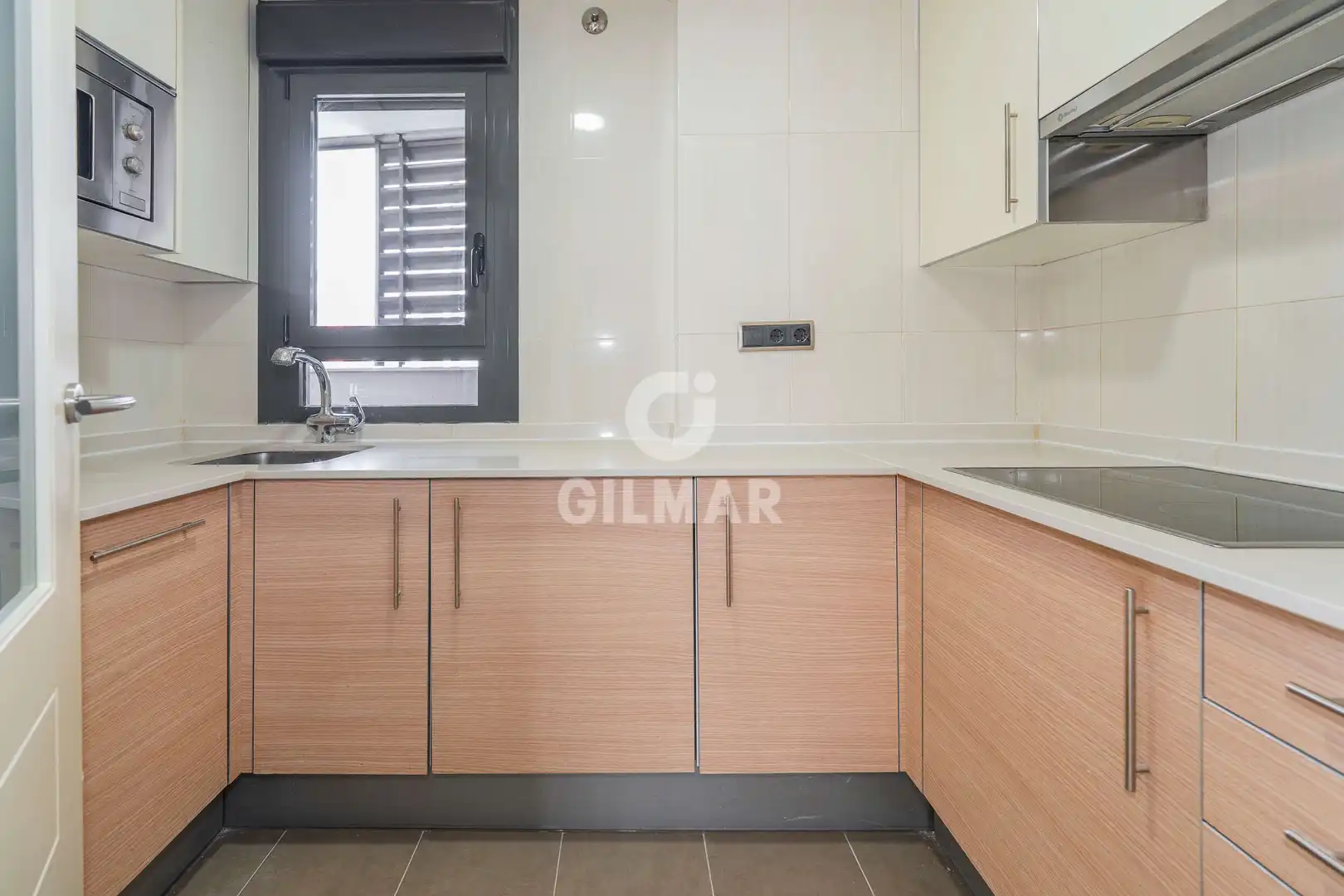 Kitchen of Flat for sale in Madrid  with Heating, Private garden and Storage room