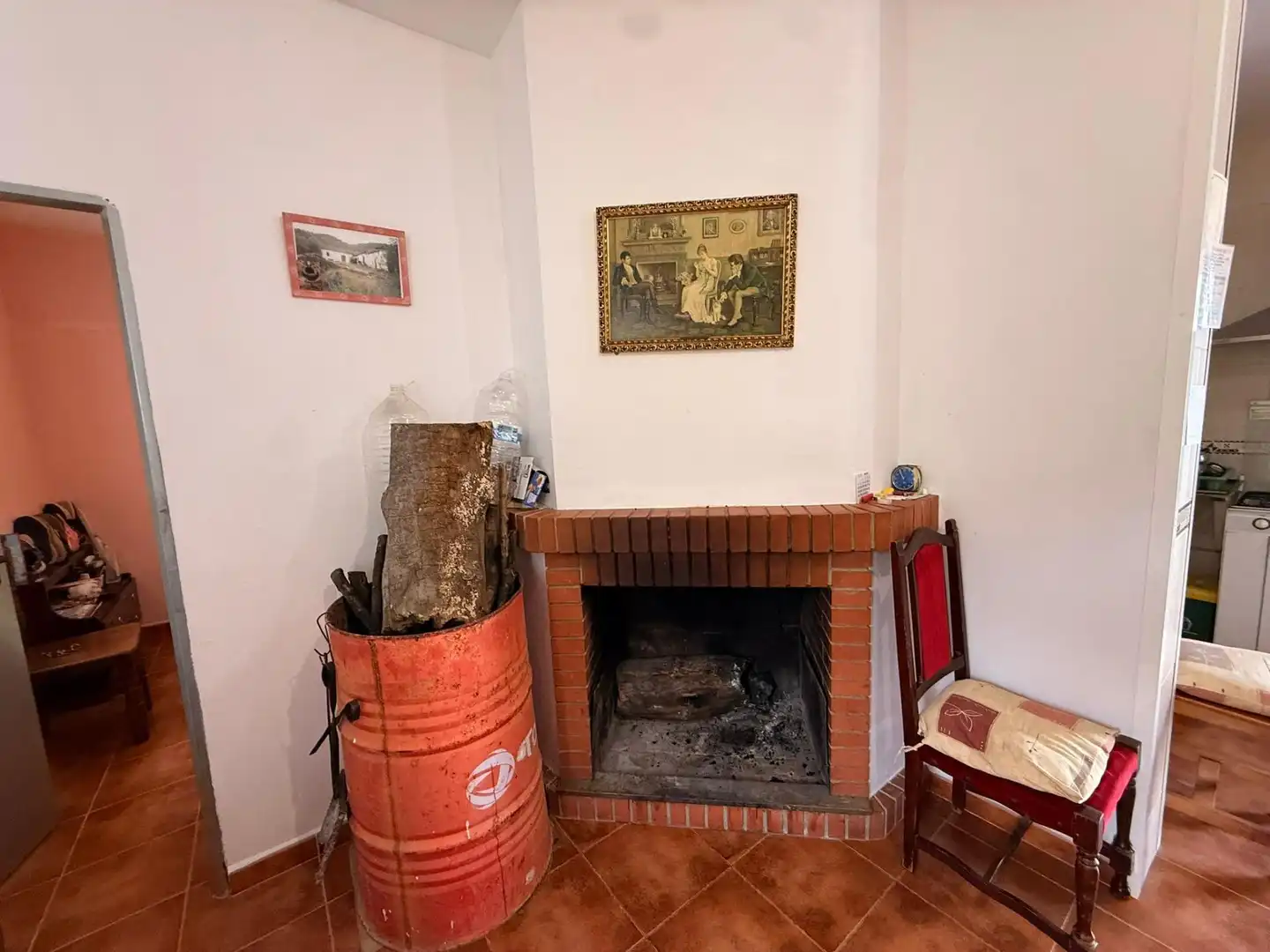 Wohnzimmer von Country house zum Verkauf in Obejo