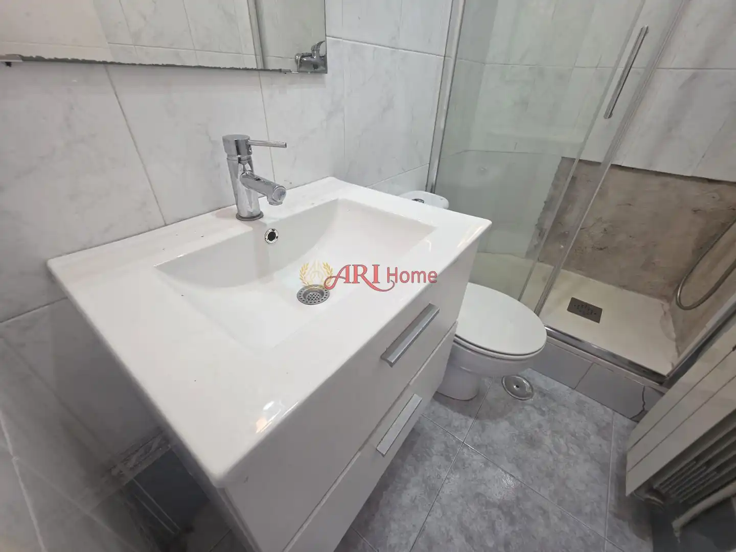 Bathroom of Flat for sale in Madrid  with Air Conditioner, Heating and Parquet flooring