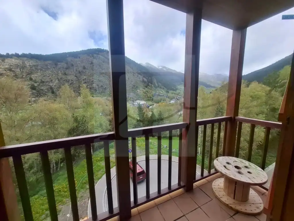 Terrassa de Apartament en venda en Canillo amb Calefacció i Moblat