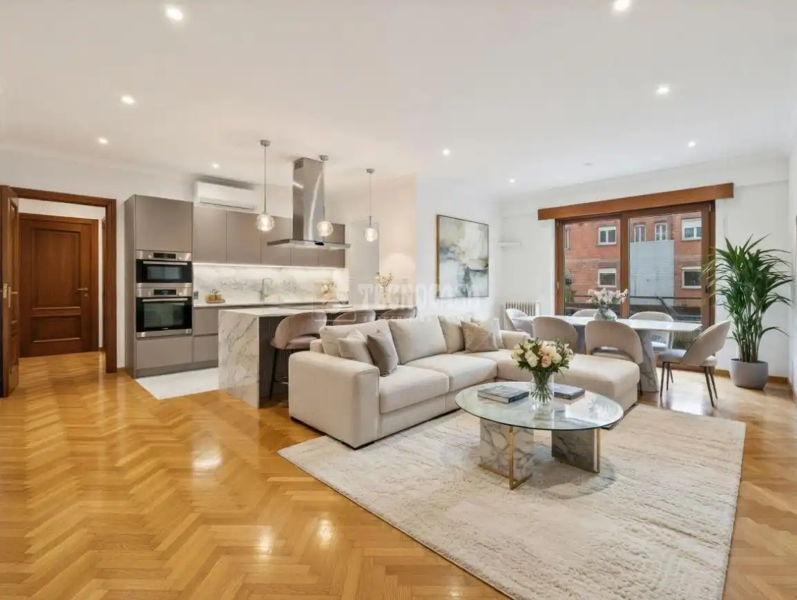 Sala d'estar de Pis en venda en Madrid amb Aire condicionat, Parquet i Terrassa